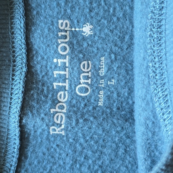 Rebellious One crew neck size Large - Picture 5 of 12